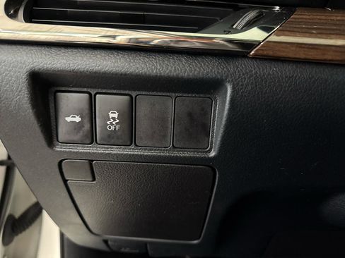 Used 2015 Toyota Avalon XLE FWD image 11