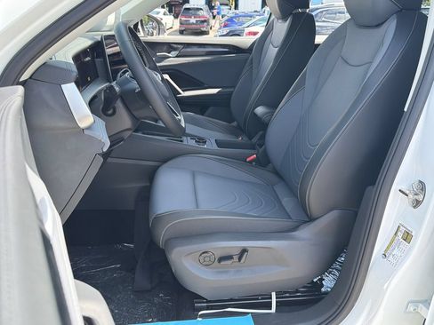 New 2026 Volkswagen Tiguan SE AWD/4WD image 18