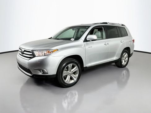 Used 2013 Toyota Highlander Limited AWD/4WD image 3