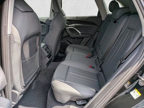 New 2025 Audi Q5 Premium AWD/4WD image 17