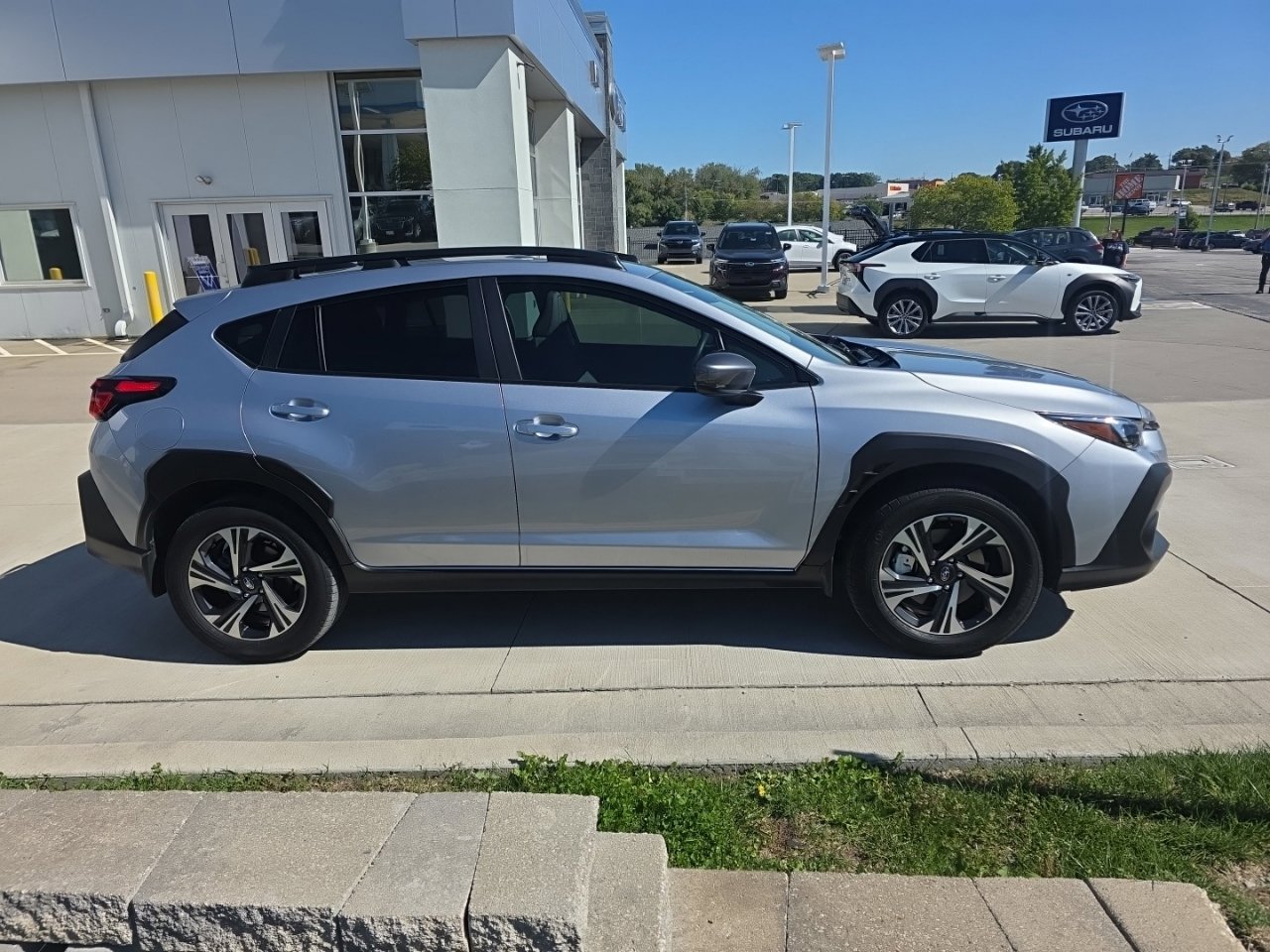 Used 2024 Subaru Crosstrek 2.0i Premium AWD/4WD image 5