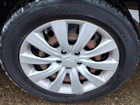 Used 2012 Toyota Corolla image 8