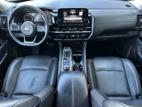 Used 2022 Nissan Pathfinder SL AWD/4WD image 12