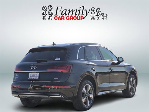 Used 2024 Audi Q5 2.0T Premium w/ Convenience Package image 4