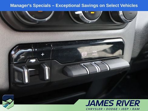 Used 2024 RAM 3500 Big Horn AWD/4WD image 35