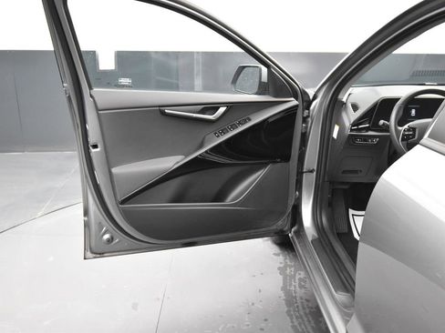 Certified 2023 Kia Niro EX image 8