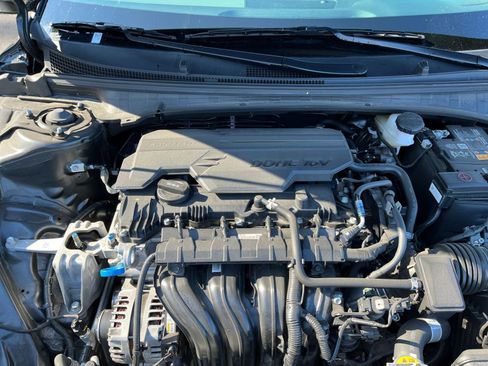 Used 2025 Kia K4 LXS image 31