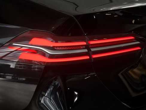 New 2025 BMW 530i w/ Premium Package image 8