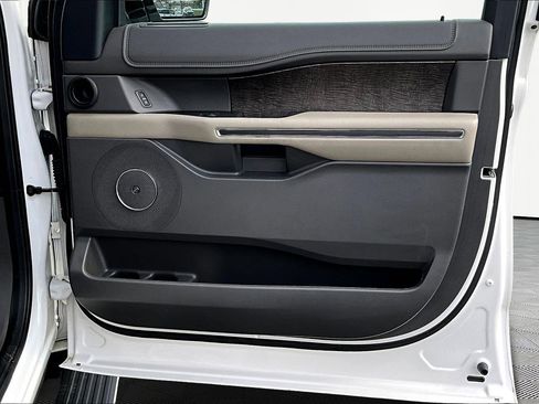 Used 2019 Ford Expedition Limited AWD/4WD image 29