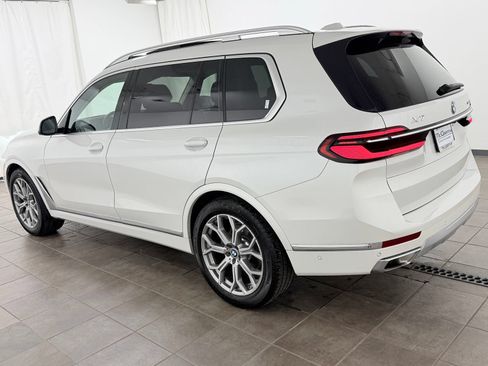 Used 2024 BMW X7 xDrive40i AWD/4WD image 3