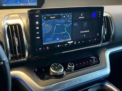 Used 2025 Ford Expedition Max Platinum w/ Stealth Appearance Package image 29