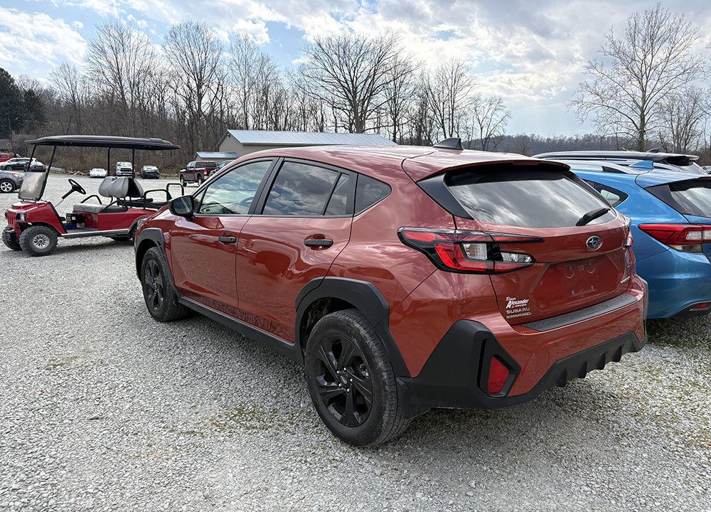 Used 2024 Subaru Crosstrek 2.0i AWD/4WD image 2