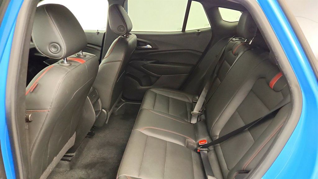 Used 2024 Chevrolet Trax RS w/ Sunroof Package FWD image 19
