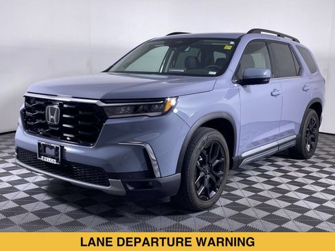 Used 2025 Honda Pilot Touring image 18