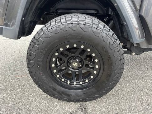 Used 2021 Jeep Gladiator Sport AWD/4WD image 9