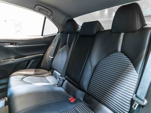 Used 2023 Toyota Camry SE image 30