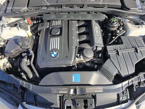 Used 2010 BMW 128i Convertible image 29