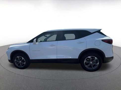 Used 2025 Chevrolet Blazer LT FWD image 9