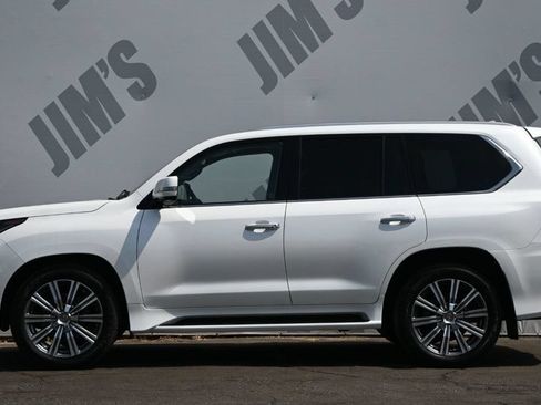 Used 2017 Lexus LX 570 4WD w/ Luxury Package image 8