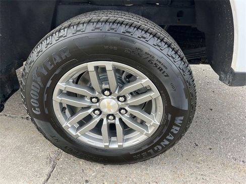 Used 2023 Chevrolet Colorado LT w/ LT Convenience Package II image 11