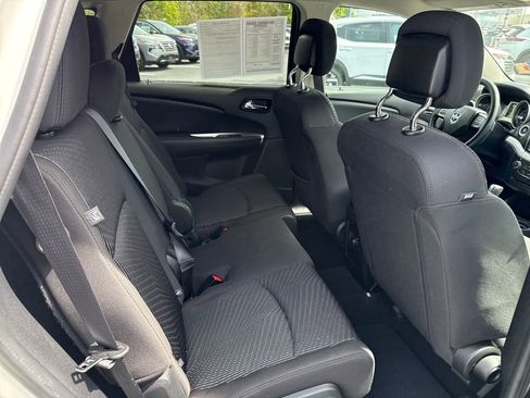 Used 2017 Dodge Journey SE FWD image 29