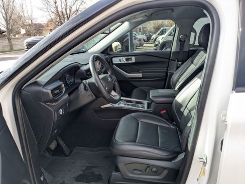 Used 2022 Ford Explorer Limited image 26