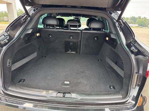 Used 2018 Maserati Levante image 31