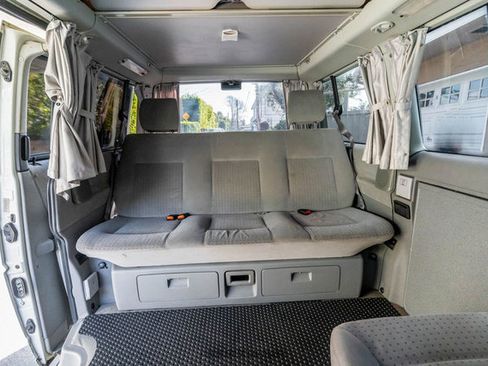 Used 2003 Volkswagen Eurovan MV image 48