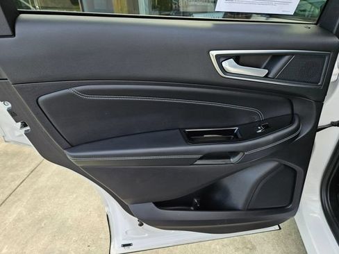 Used 2019 Ford Edge Titanium AWD/4WD image 16