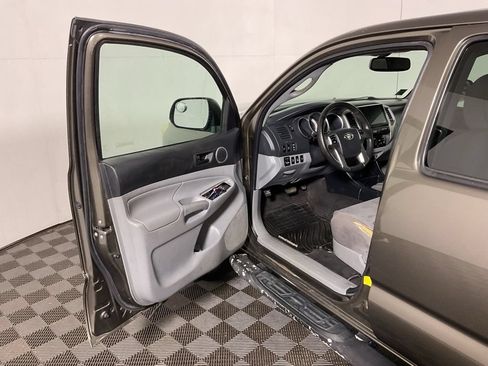 Used 2012 Toyota Tacoma 4x4 Double Cab w/ TRD Off-Road Pkg image 15