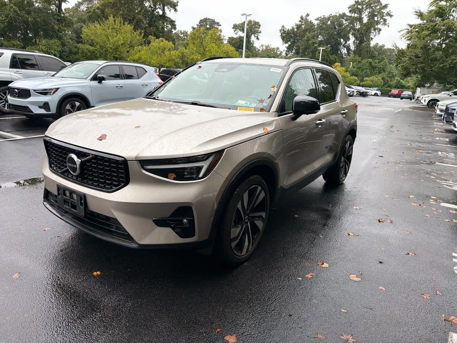 Used 2024 Volvo XC40 B5 Plus w/ Climate Package AWD/4WD image 7