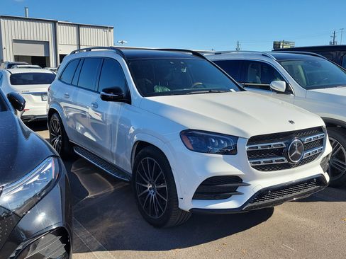 Used 2023 Mercedes-Benz GLS 580 4MATIC image 2