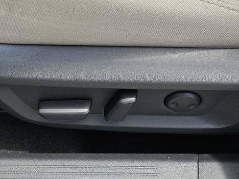 Used 2025 Nissan Rogue SV AWD/4WD image 27