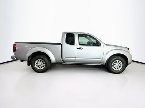 Used 2017 Nissan Frontier SV w/ SV Value Truck Package AWD/4WD image 10