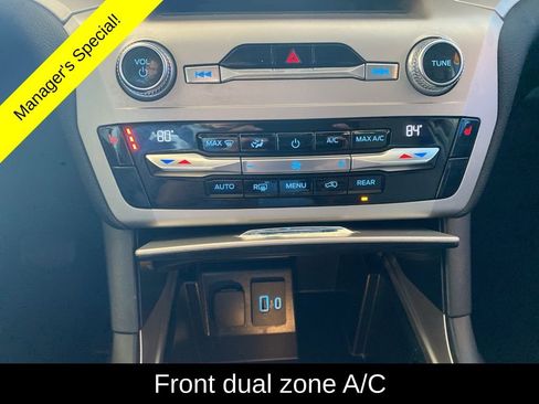 Used 2021 Ford Explorer XLT w/ Class III Trailer Tow Package AWD/4WD image 7