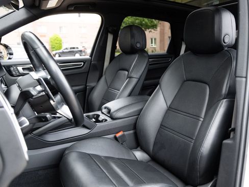Certified 2023 Porsche Cayenne S Platinum AWD/4WD image 5