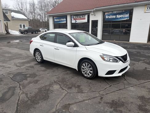 Used 2017 Nissan Sentra S image 4