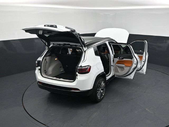 Used 2024 Jeep Compass Limited w/ Elite Group AWD/4WD image 29