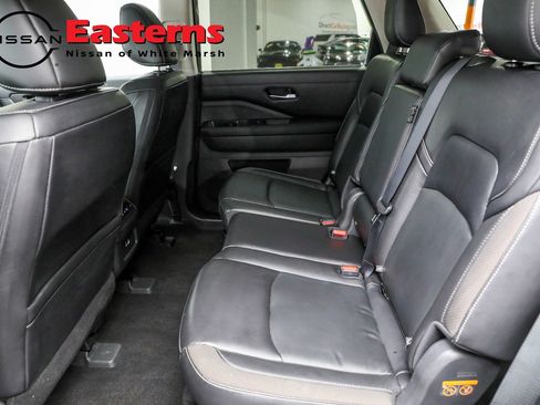 Used 2023 Nissan Pathfinder SL AWD/4WD image 20