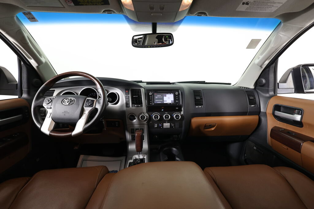 Used 2014 Toyota Sequoia Platinum AWD/4WD image 32