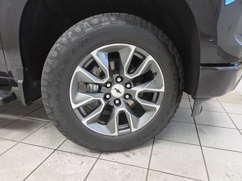 Used 2023 Chevrolet Silverado 1500 RST w/ Convenience Package II AWD/4WD image 8