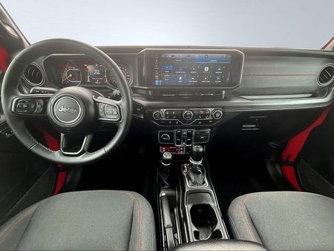 Used 2025 Jeep Wrangler Unlimited Rubicon w/ Convenience Group AWD/4WD image 8