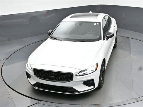 Used 2023 Volvo S60 B5 Plus w/ Climate Package image 10