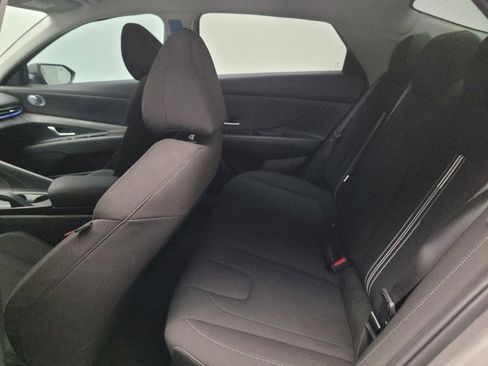 Used 2024 Hyundai Elantra SEL FWD image 18