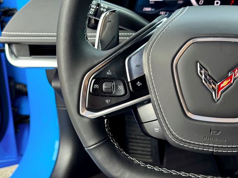 Used 2025 Chevrolet Corvette Stingray Coupe w/ 1LT image 32