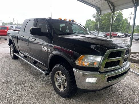Used 2013 RAM 2500 SLT w/ Luxury Group AWD/4WD image 2