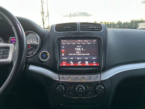 Used 2011 Dodge Journey R/T image 24