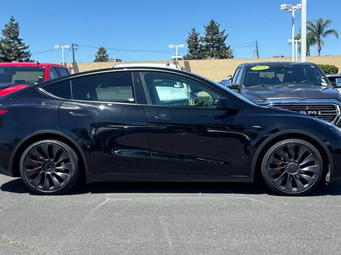 Used 2025 Tesla Model Y Performance AWD/4WD image 4