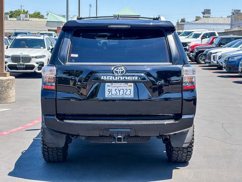 Used 2018 Toyota 4Runner SR5 Premium AWD/4WD image 3