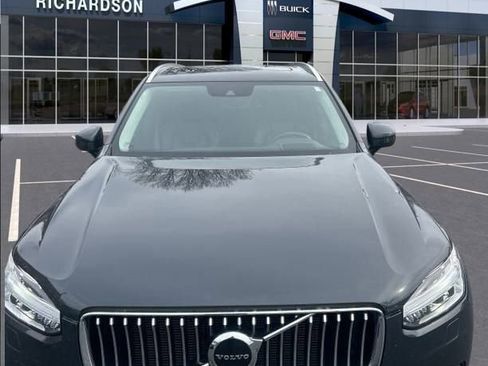 Used 2021 Volvo XC90 T6 Momentum w/ Advanced Package image 9